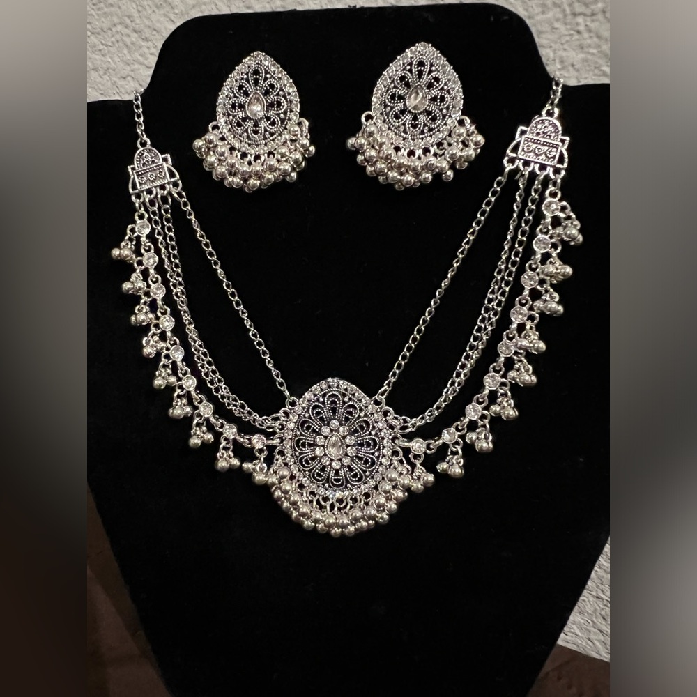 Silver necklace for women